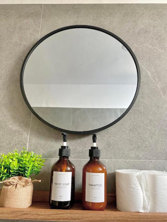 New Modern Home Near Airport, Beach And Fast Wi-Fi Sudtungan 외부 사진