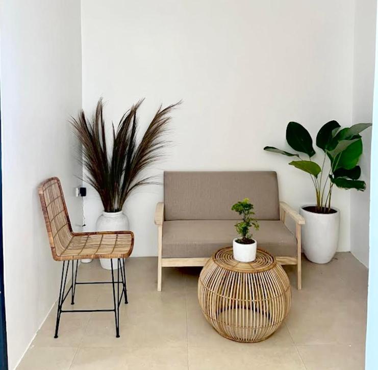 New Modern Home Near Airport, Beach And Fast Wi-Fi Sudtungan 외부 사진